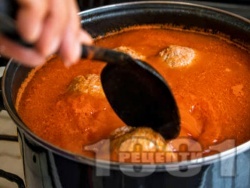 Доматена супа топчета с лютеница - снимка на рецептата